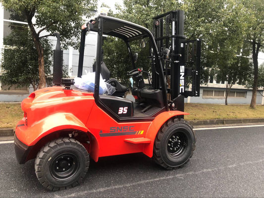3000-5000 кг 4WD грунтовые вилочные погрузчики
